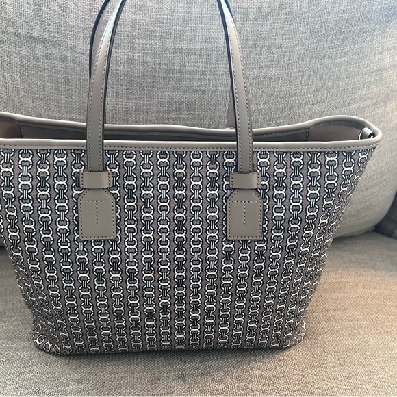 🌸Tory Burch Gemini🌸EUC🌸 - Picture 3 of 7